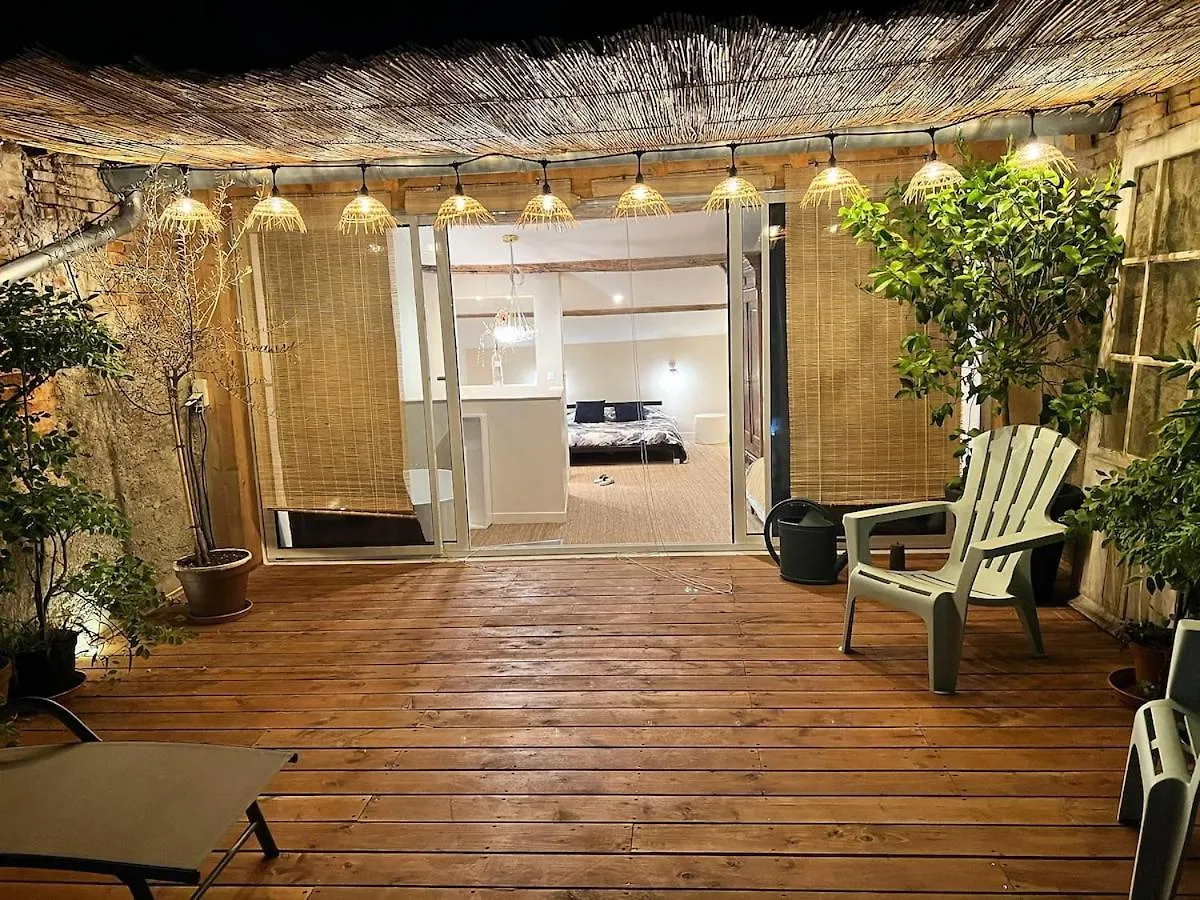 Vila Designer Townhouse With 2 Stunning Terraces Lafrançaise 0*,  Francie