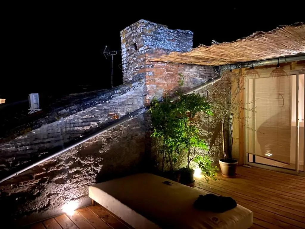 Vila Designer Townhouse With 2 Stunning Terraces Lafrançaise 0*,  Francie